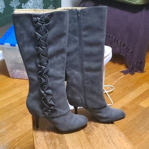 10M boots by Fergie